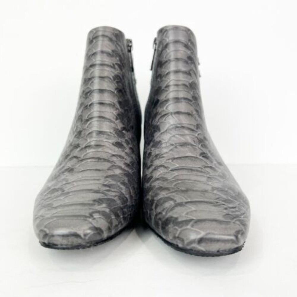 🎩🗝️NWOB $278 Donald J. Pliner Alek Gray Python Print Leather Heel Ankle Boots -7 - Picture 1 of 9